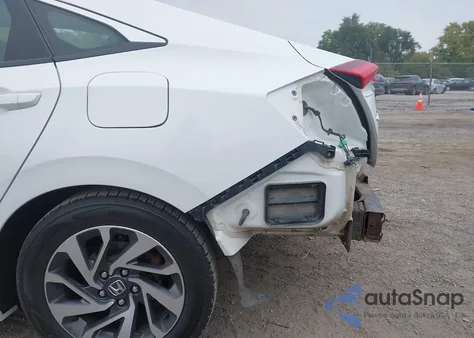 2018 Honda Civic Ex из США, поврежденный, VIN 19XFC2F79JE010729